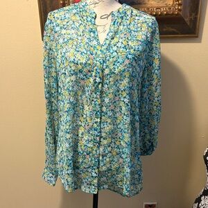 Kut Floral Print Button down cuff or rollup long sleeves lightweight blouse